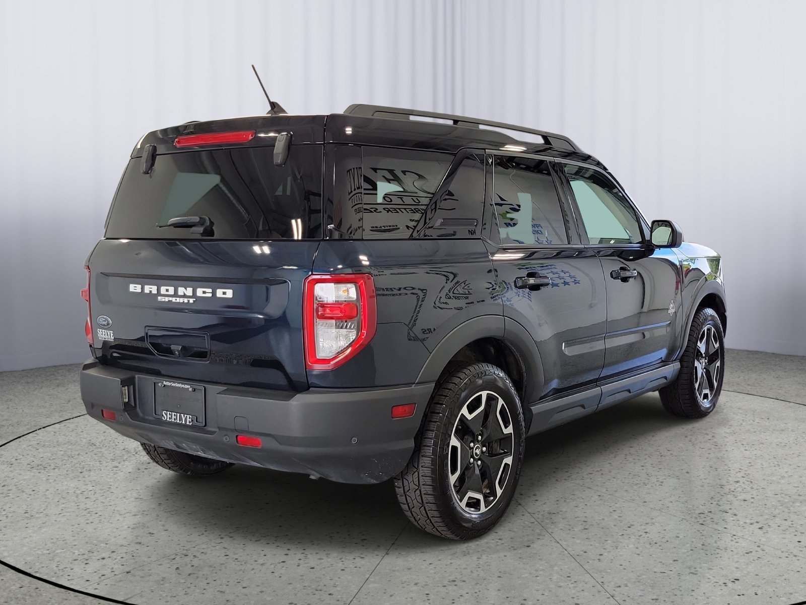 Certified 2021 Ford Bronco Sport Outer Banks w/ Outer Banks Package (96D) AWD/4WD image 2