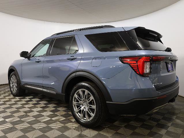 Certified 2025 Ford Explorer Active w/ Active Comfort Package image 2