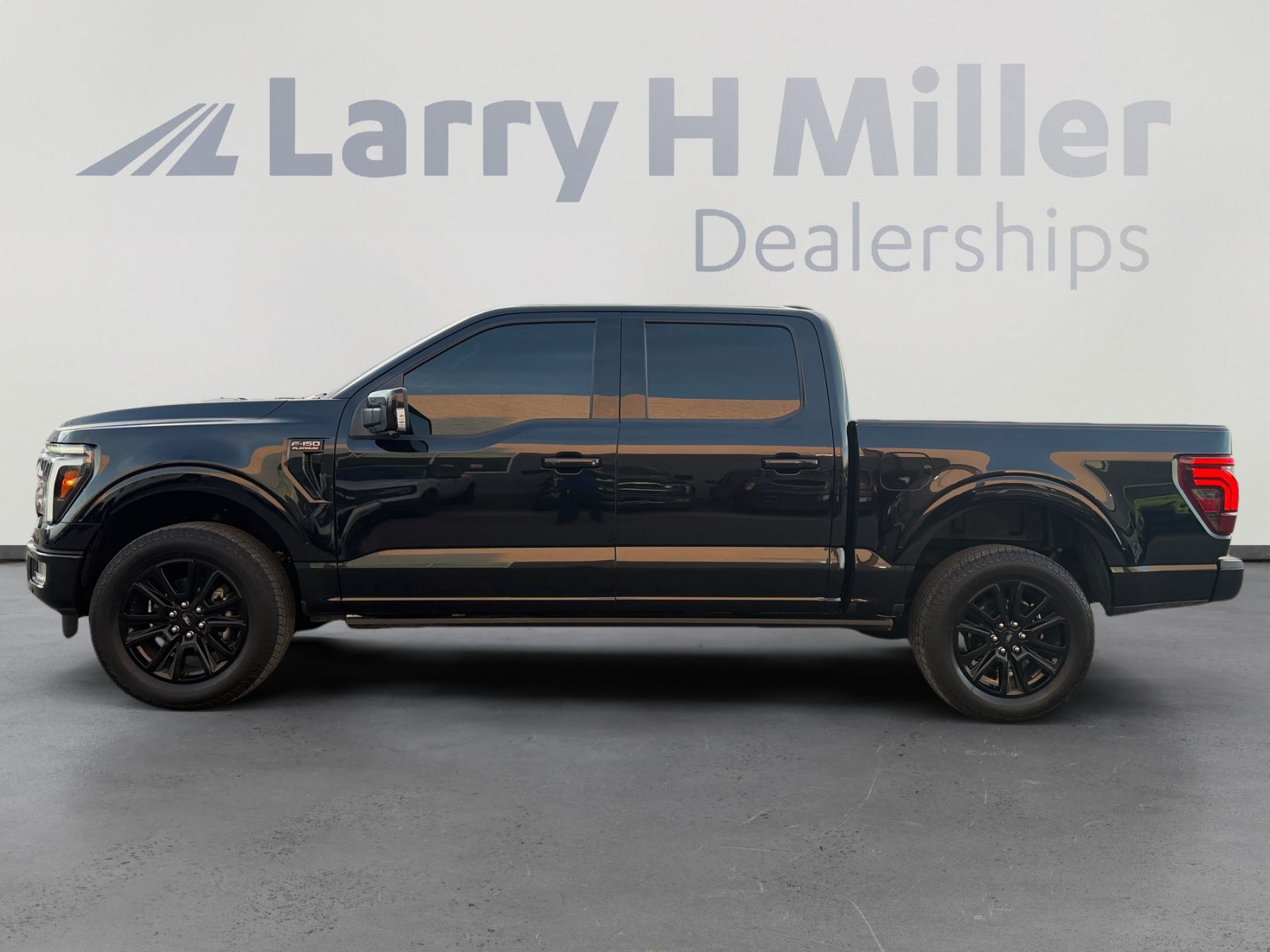 Certified 2025 Ford F150 Platinum AWD/4WD image 2