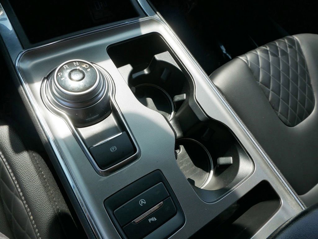 Certified 2024 Ford Edge Titanium image 26