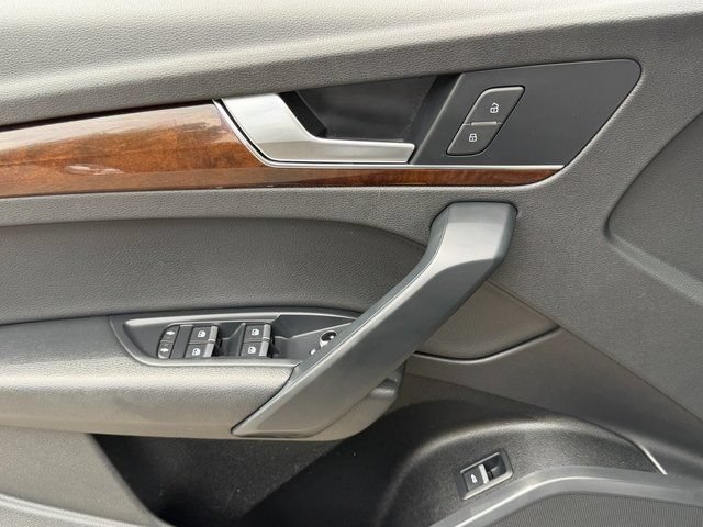 Used 2019 Audi Q5 2.0T Premium AWD/4WD image 37