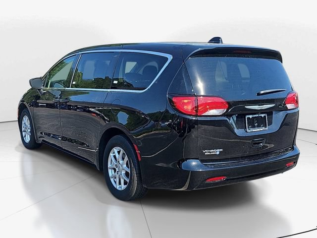 Used 2024 Chrysler Voyager LX FWD image 7