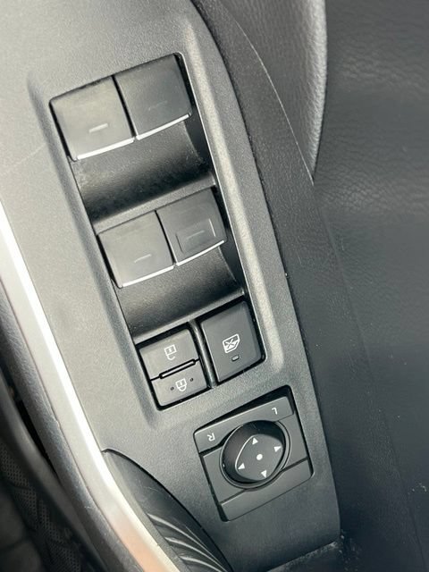 Used 2025 Toyota RAV4 XLE FWD image 29