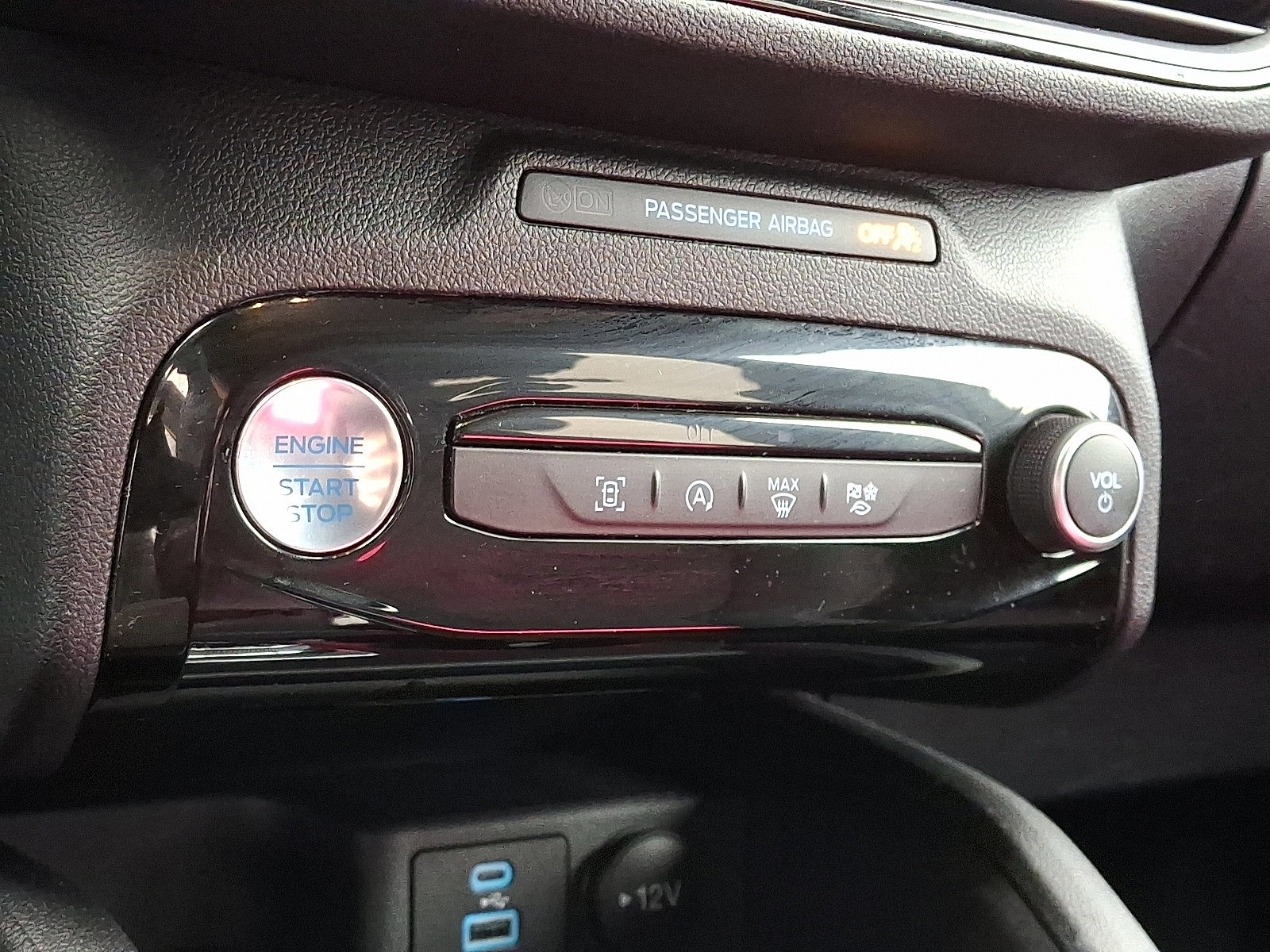 Certified 2023 Ford Escape ST-Line w/ Tech Pack #1 image 19