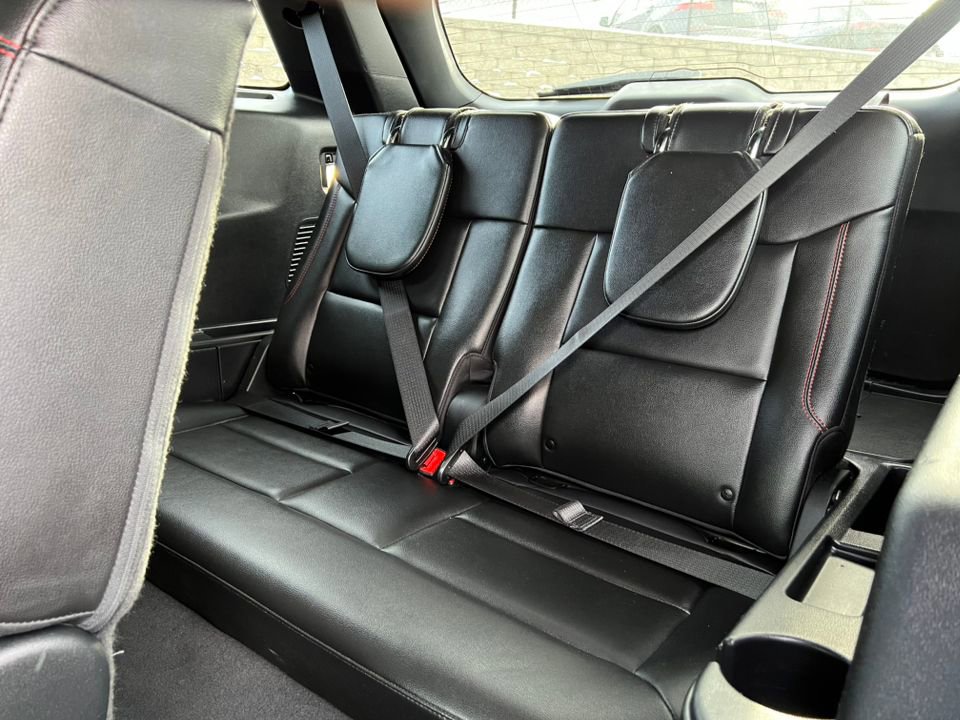 Certified 2022 Ford Explorer ST-Line w/ Class IV Trailer Tow Package image 13