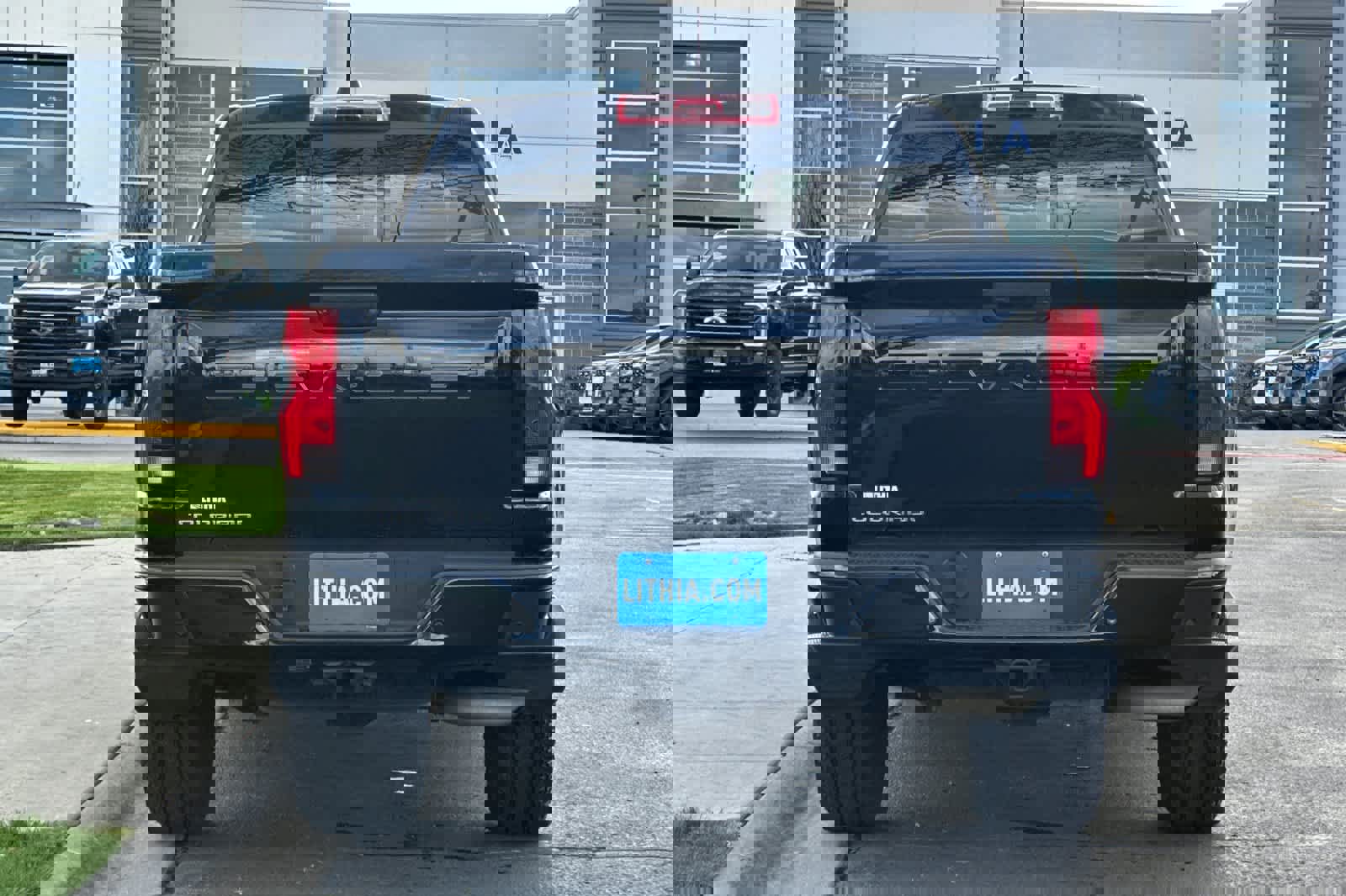 Used 2024 Chevrolet Colorado Z71 w/ Z71 Convenience Package 2 image 4