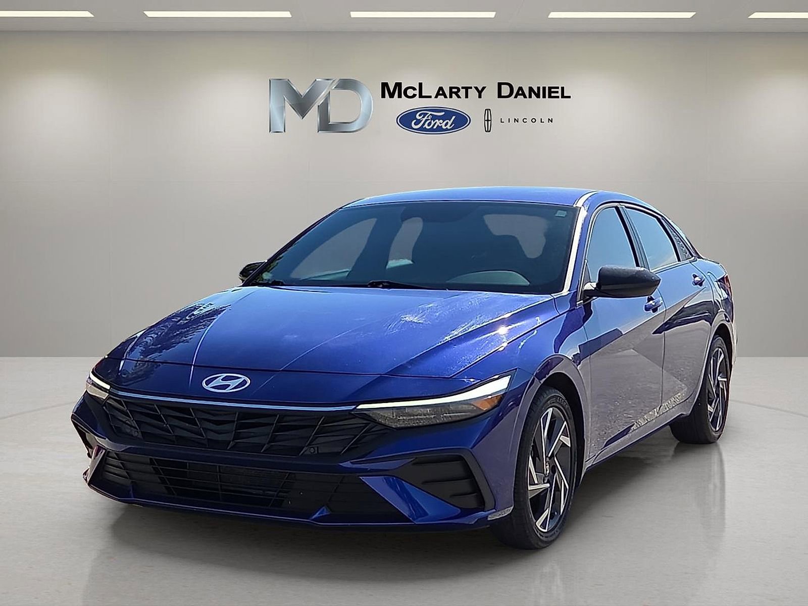 Used 2025 Hyundai Elantra Sport FWD video 2