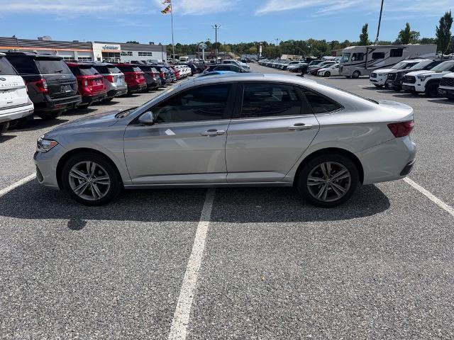 Used 2024 Volkswagen Jetta SE w/ Panoramic Sunroof Package FWD image 5