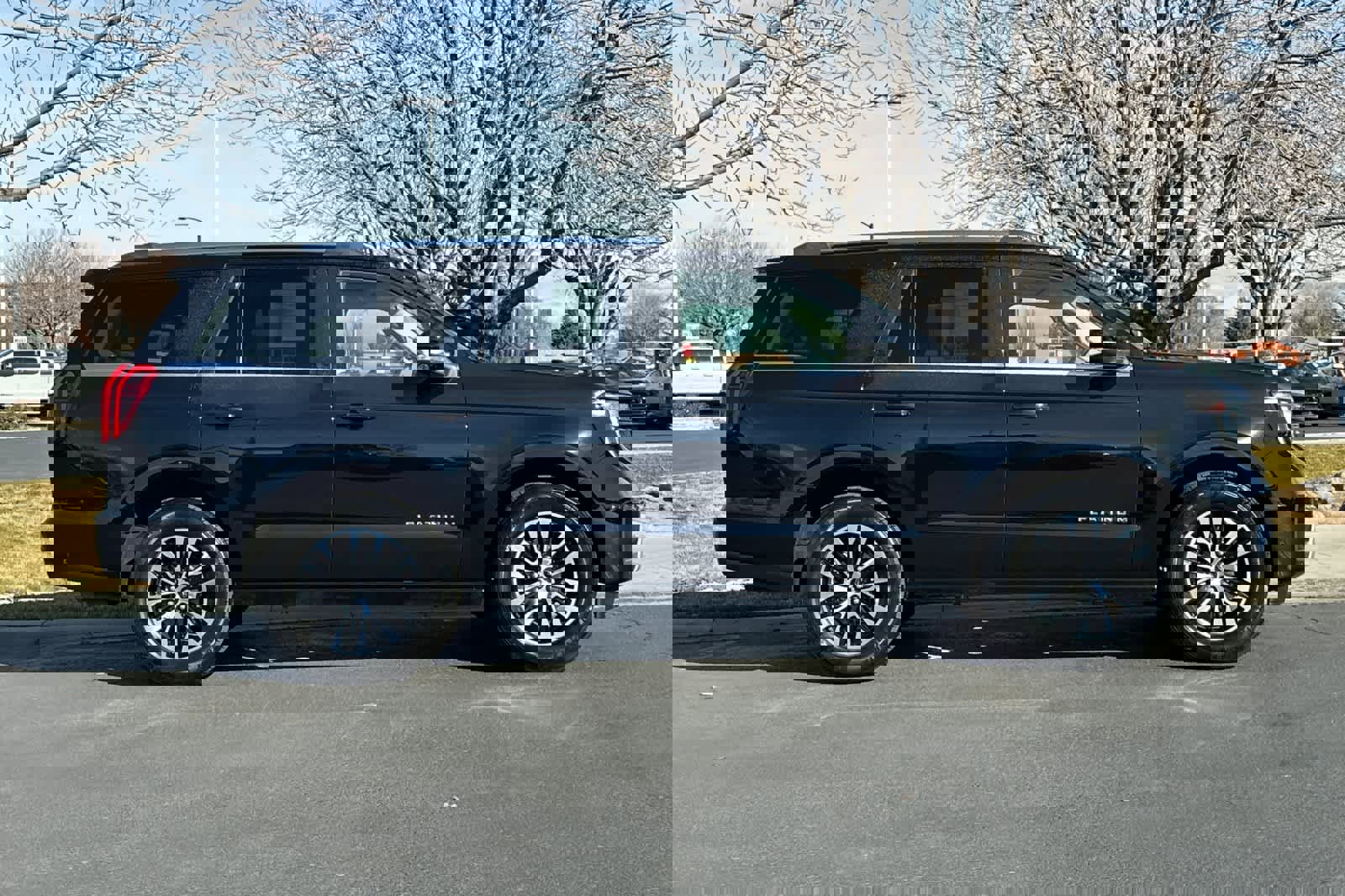 Certified 2025 Ford Expedition Platinum image 8