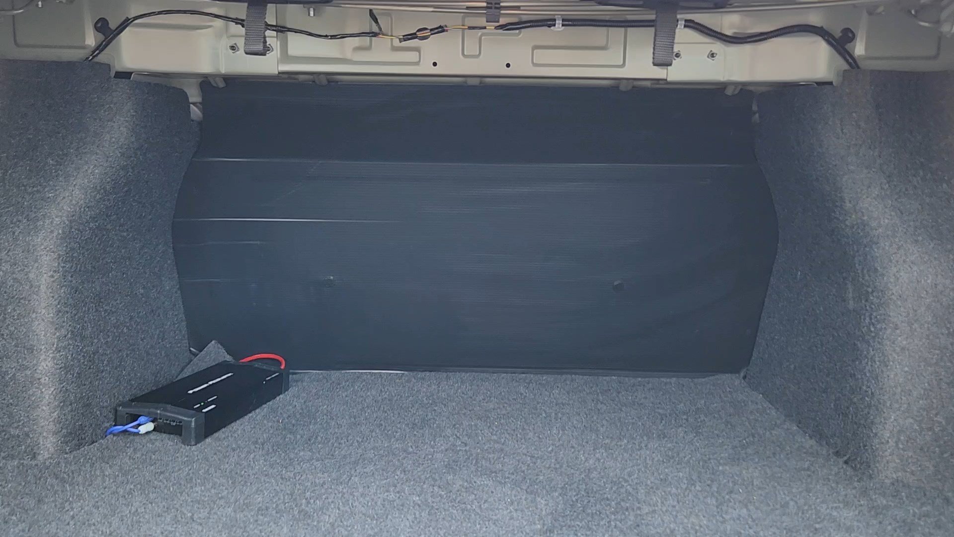 Used 2025 Nissan Versa S w/ Trunk Package FWD image 19