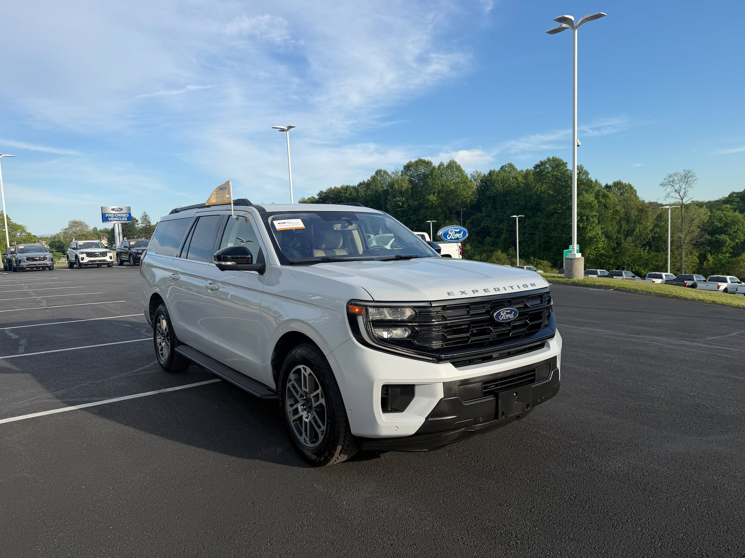 Certified 2025 Ford Expedition Max Active AWD/4WD image 3