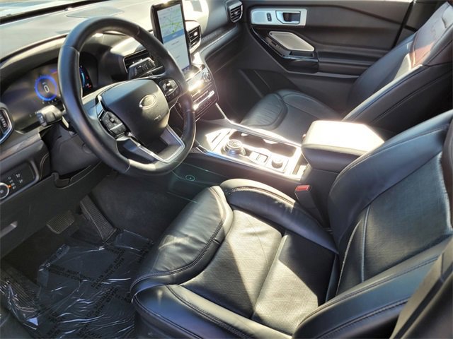 Certified 2021 Ford Explorer Platinum w/ Equipment Group 601A image 14