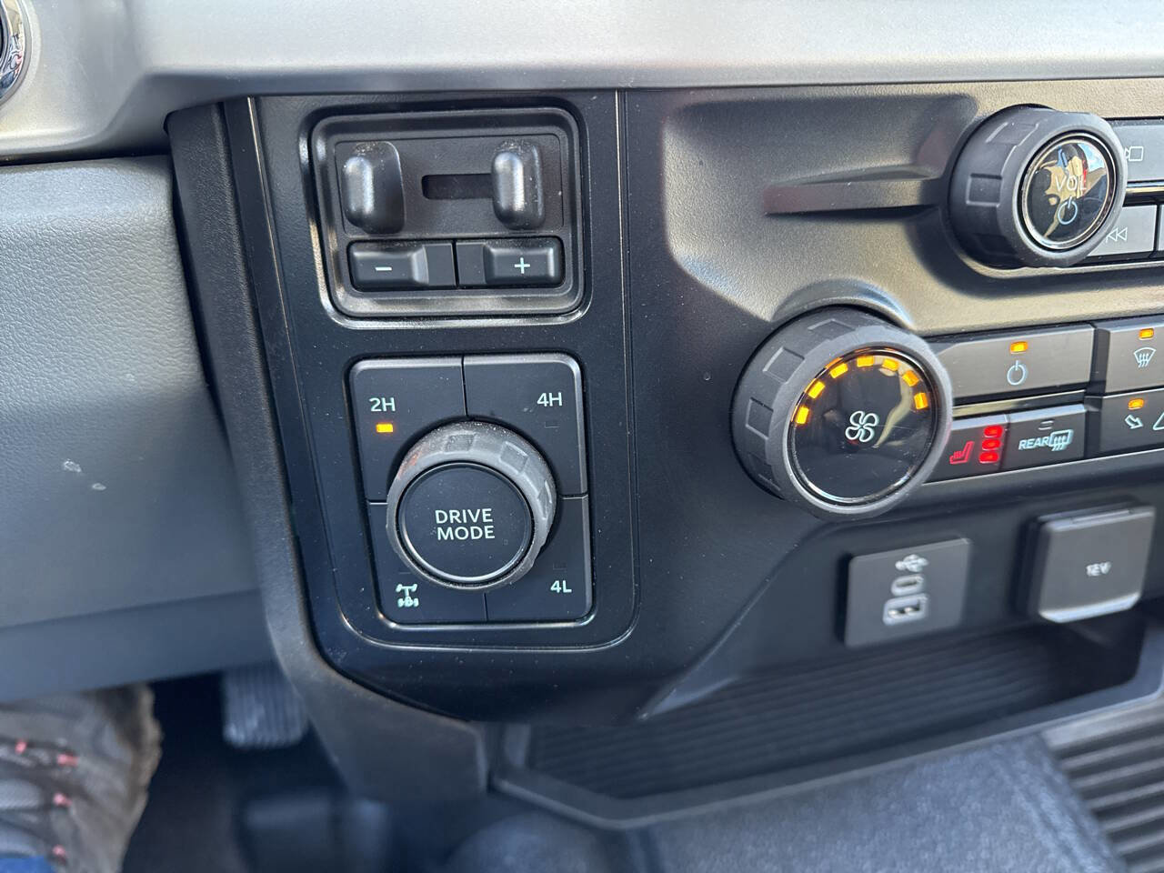 Certified 2025 Ford F350 XLT w/ Black Appearance Package image 52