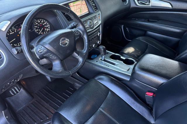 Used 2020 Nissan Pathfinder SL FWD video 3