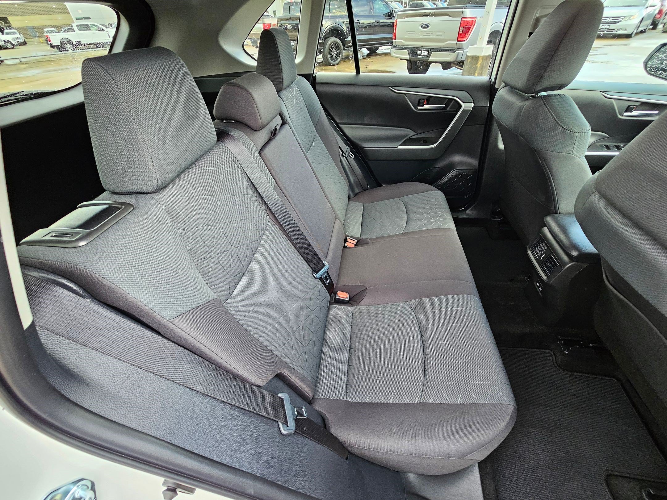 Used 2025 Toyota RAV4 XLE w/ Convenience Package FWD image 28