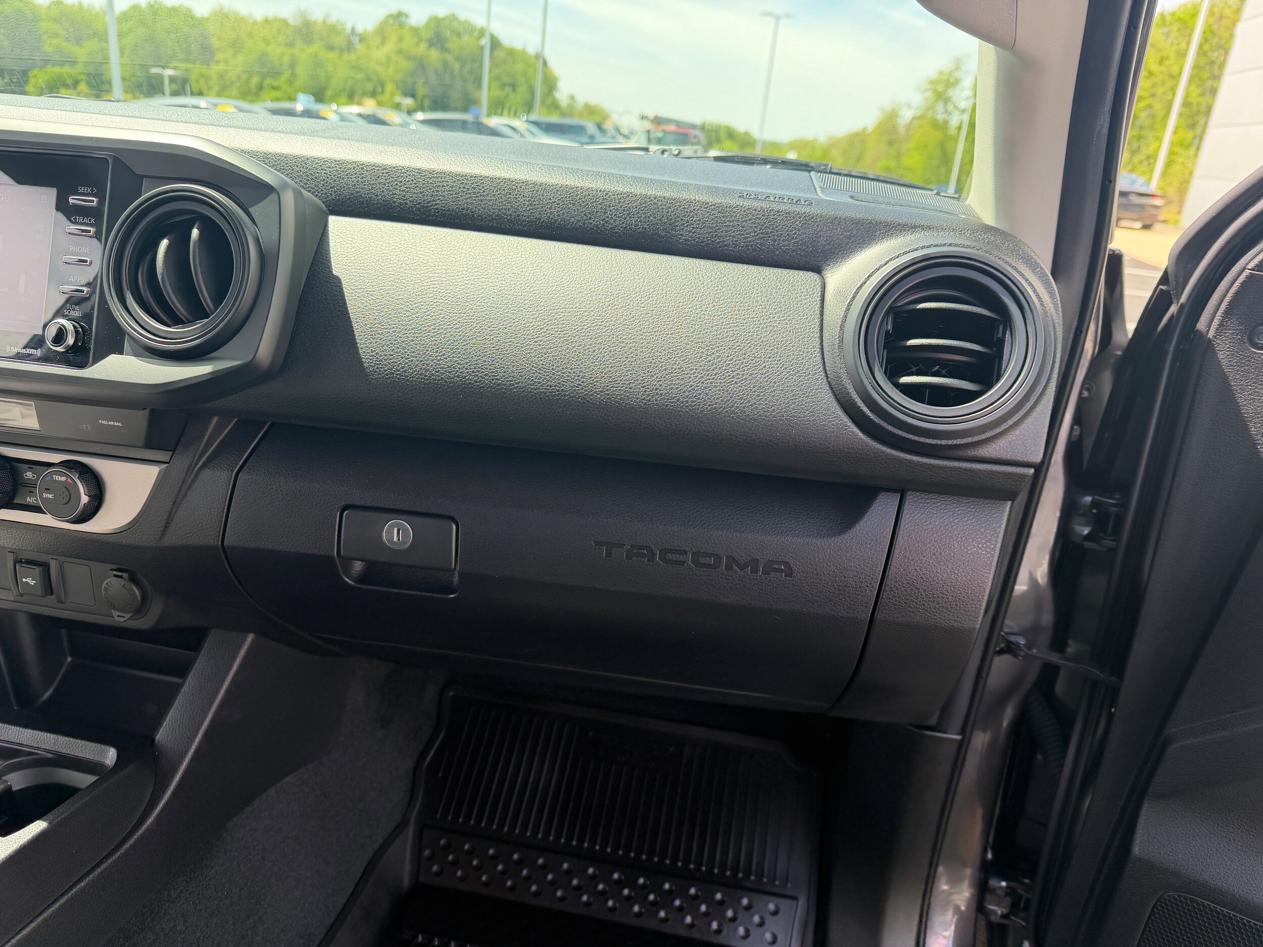 Used 2023 Toyota Tacoma SR AWD/4WD image 21