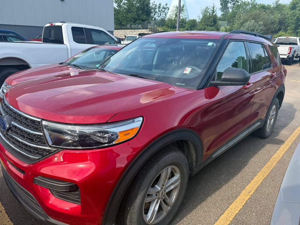 Certified 2024 Ford Explorer XLT AWD/4WD image 2