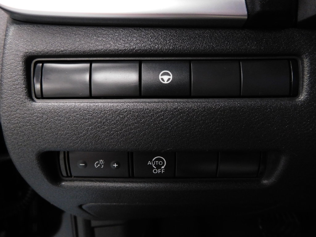 Used 2023 Nissan Rogue SV FWD image 17