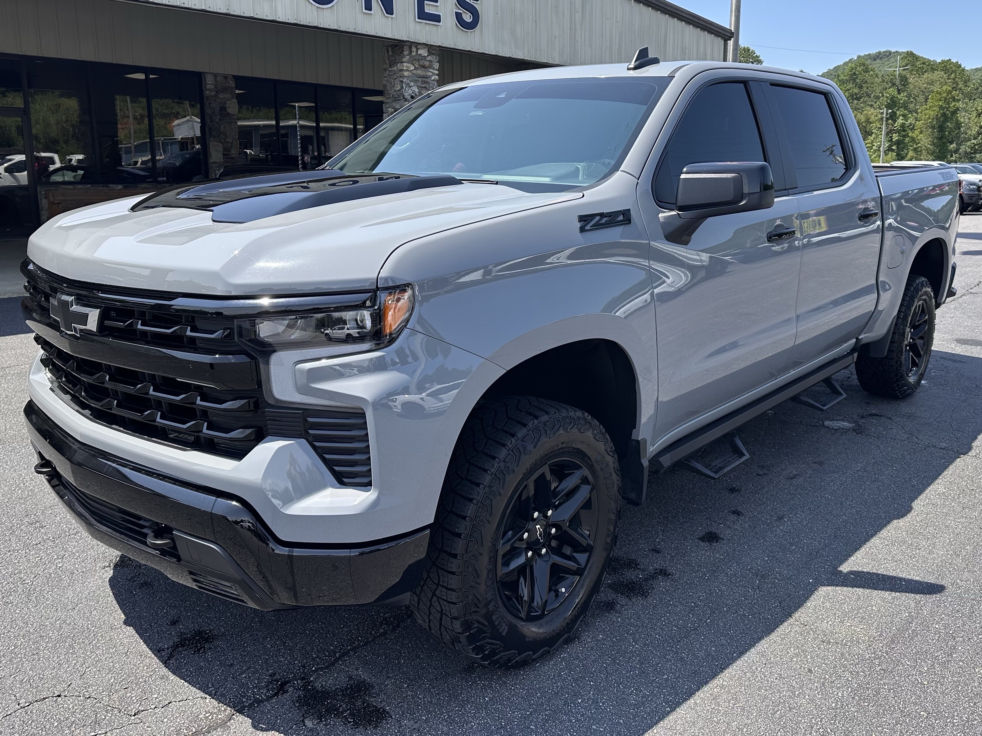 Used 2024 Chevrolet Silverado 1500 LT Trail Boss w/ Convenience Package II