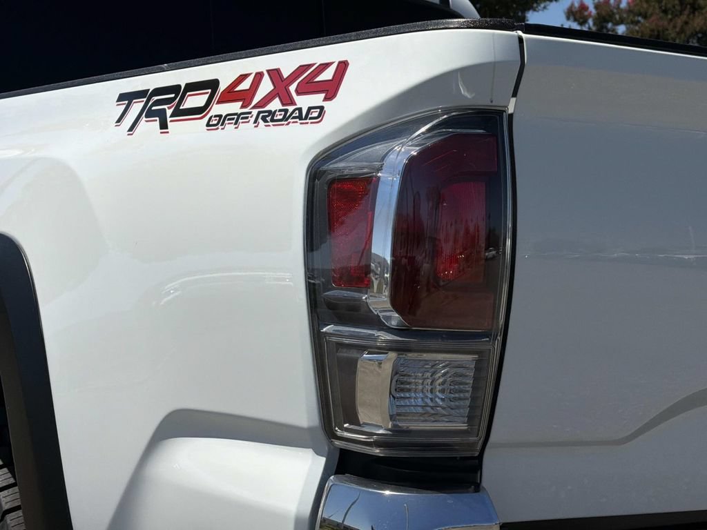 Used 2023 Toyota Tacoma TRD Off-Road w/ Black Out Package (TMS) AWD/4WD image 8