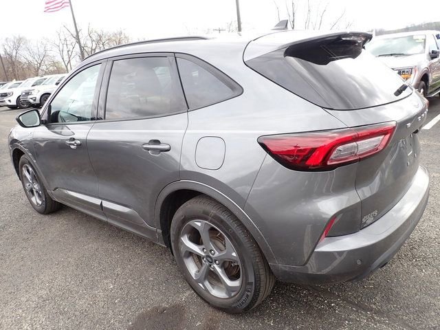 Certified 2023 Ford Escape ST-Line w/ Tech Pack #1 AWD/4WD image 4