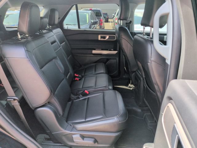 Certified 2023 Ford Explorer XLT w/ Equipment Group 202A AWD/4WD image 18
