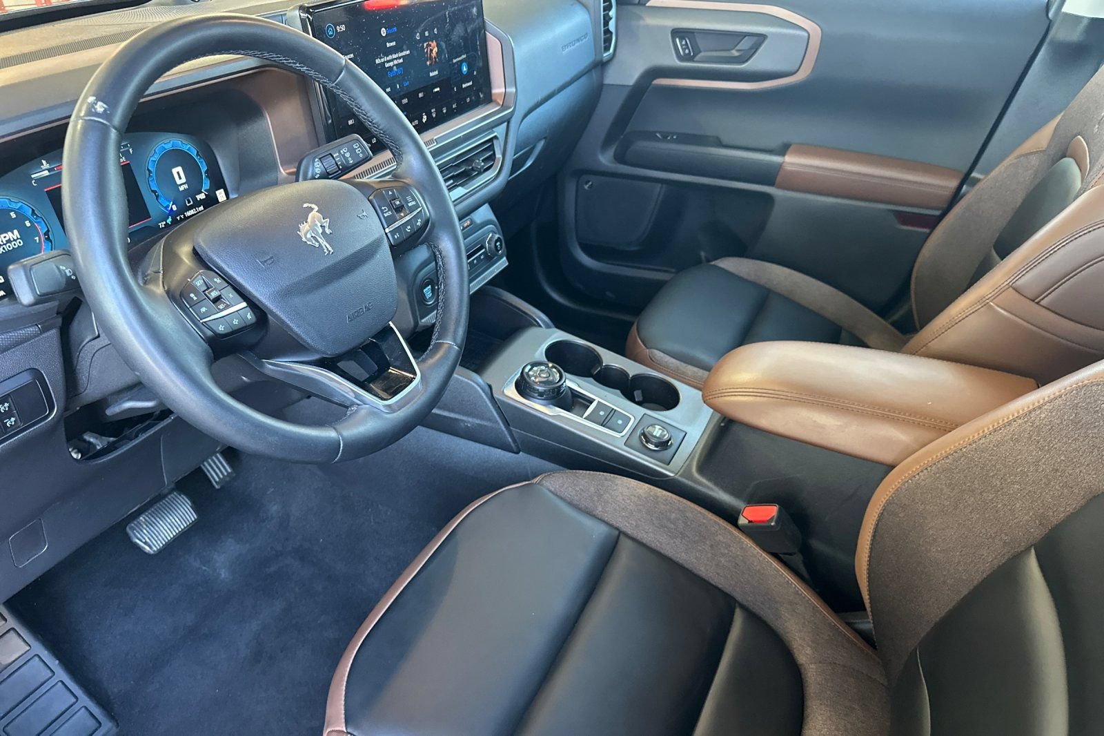 Certified 2025 Ford Bronco Sport Outer Banks w/ Outer Banks Tech Package+ AWD/4WD image 9