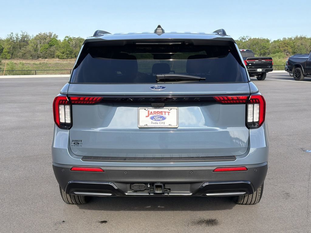 Certified 2025 Ford Explorer ST-Line w/ Premium Package image 5