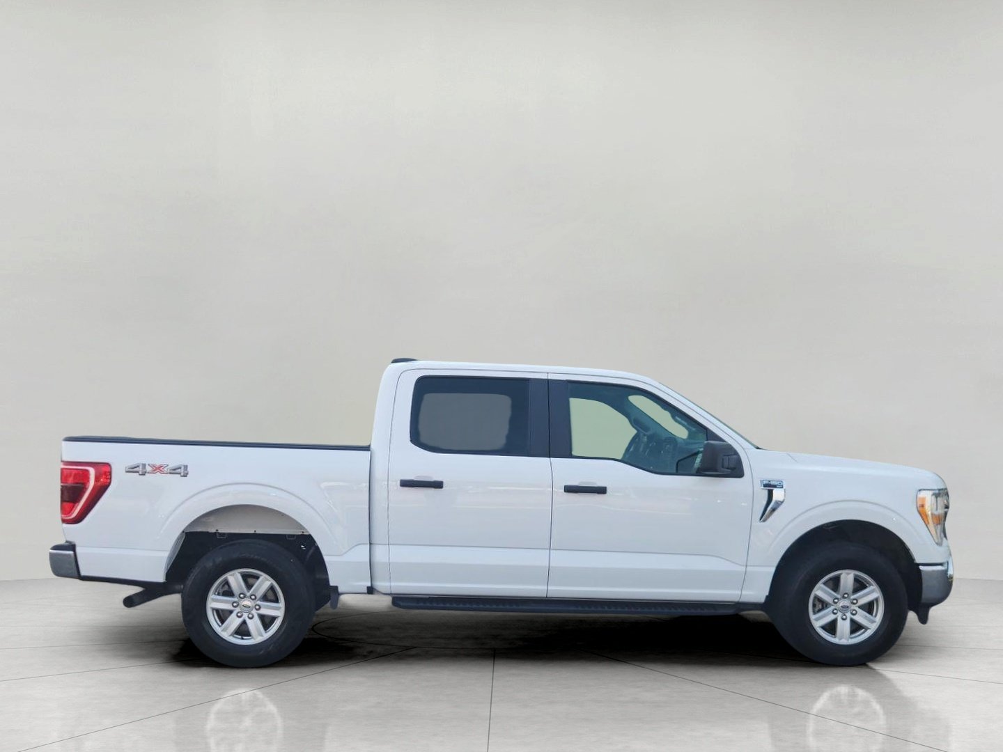 Certified 2022 Ford F150 XLT w/ Trailer Tow Package AWD/4WD image 6