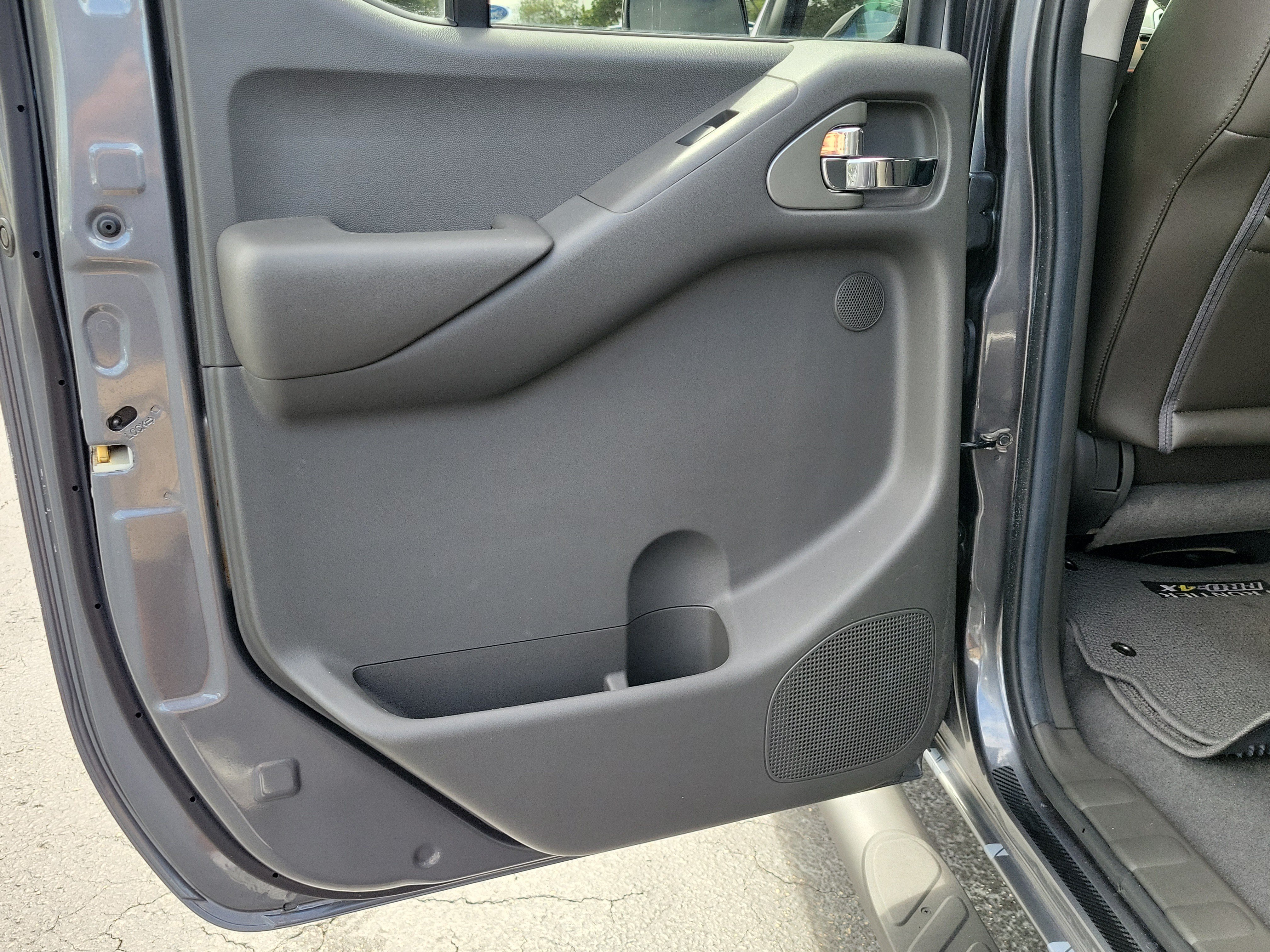 Used 2019 Nissan Frontier PRO-4X w/ Pro-4x Luxury Package AWD/4WD image 12