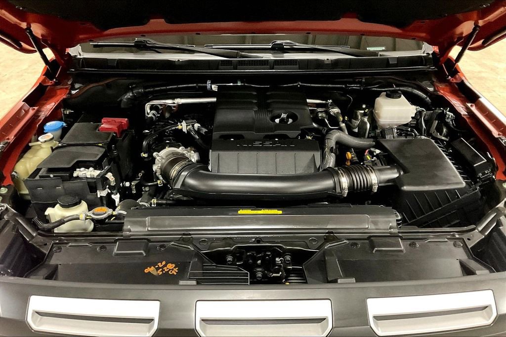 Used 2025 Nissan Frontier PRO-4X w/ Pro Convenience Package image 12