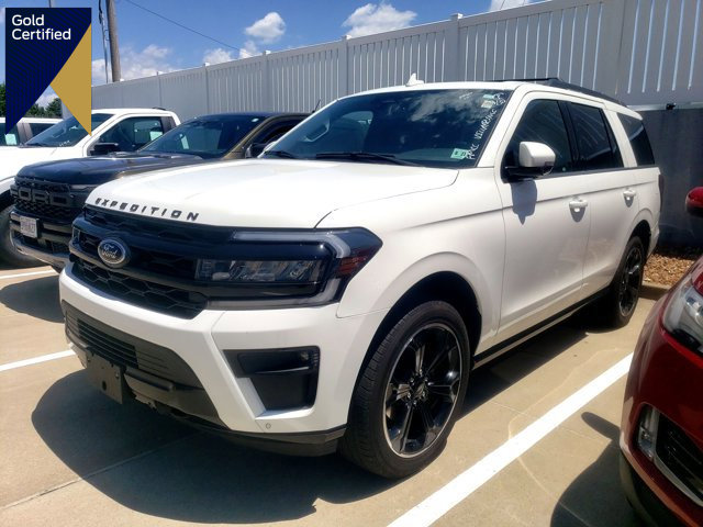 Certified 2022 Ford Expedition Limited image 1