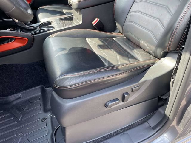 Used 2025 Nissan Frontier PRO-4X w/ Pro Premium Package AWD/4WD image 9