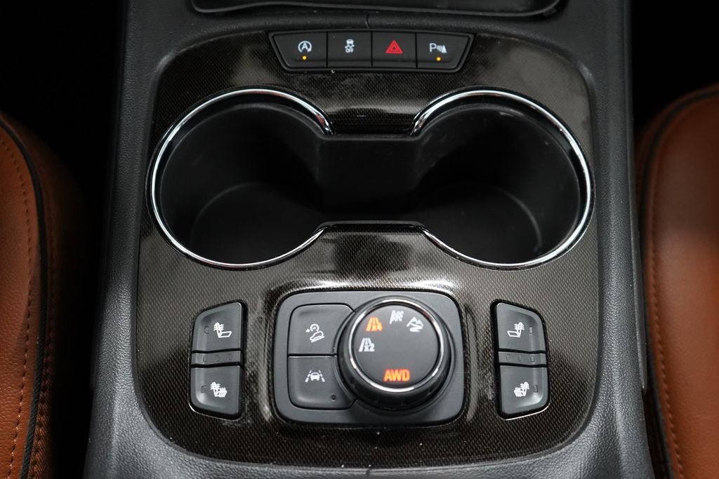 Used 2020 GMC Acadia AT4 w/ Driver Alert Package II AWD/4WD image 27