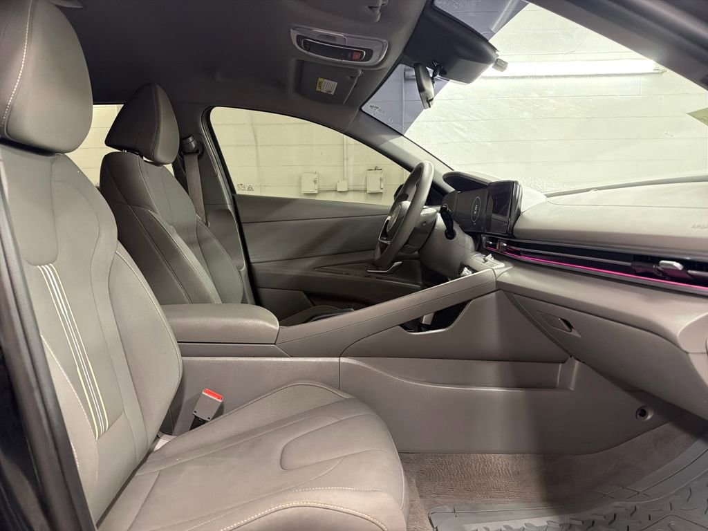 Used 2024 Hyundai Elantra SEL image 30