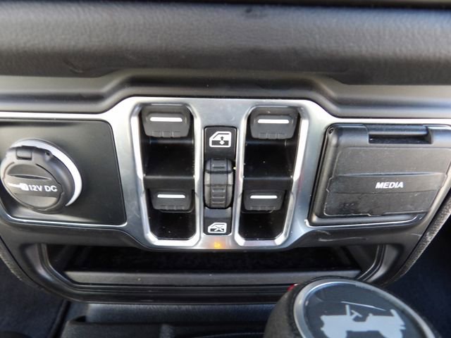 Used 2024 Jeep Wrangler Unlimited Sahara AWD/4WD image 22