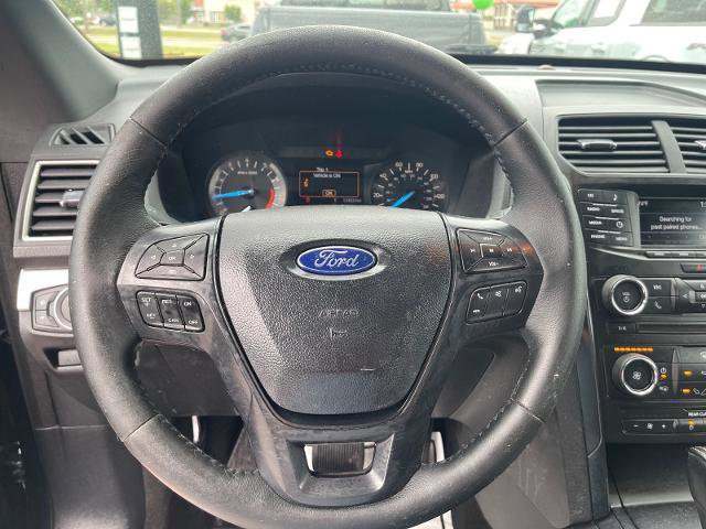Certified 2017 Ford Explorer XLT FWD image 8