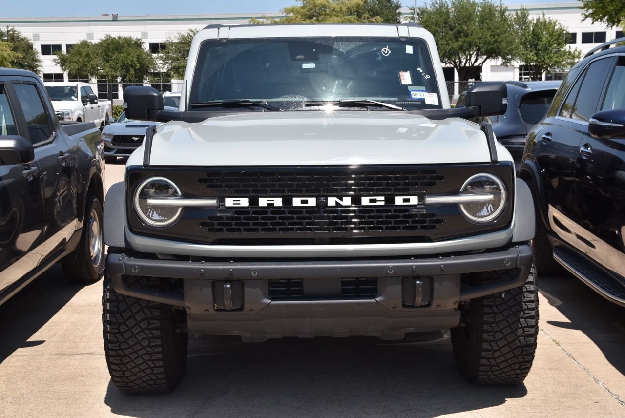 Certified 2024 Ford Bronco Wildtrak AWD/4WD image 3