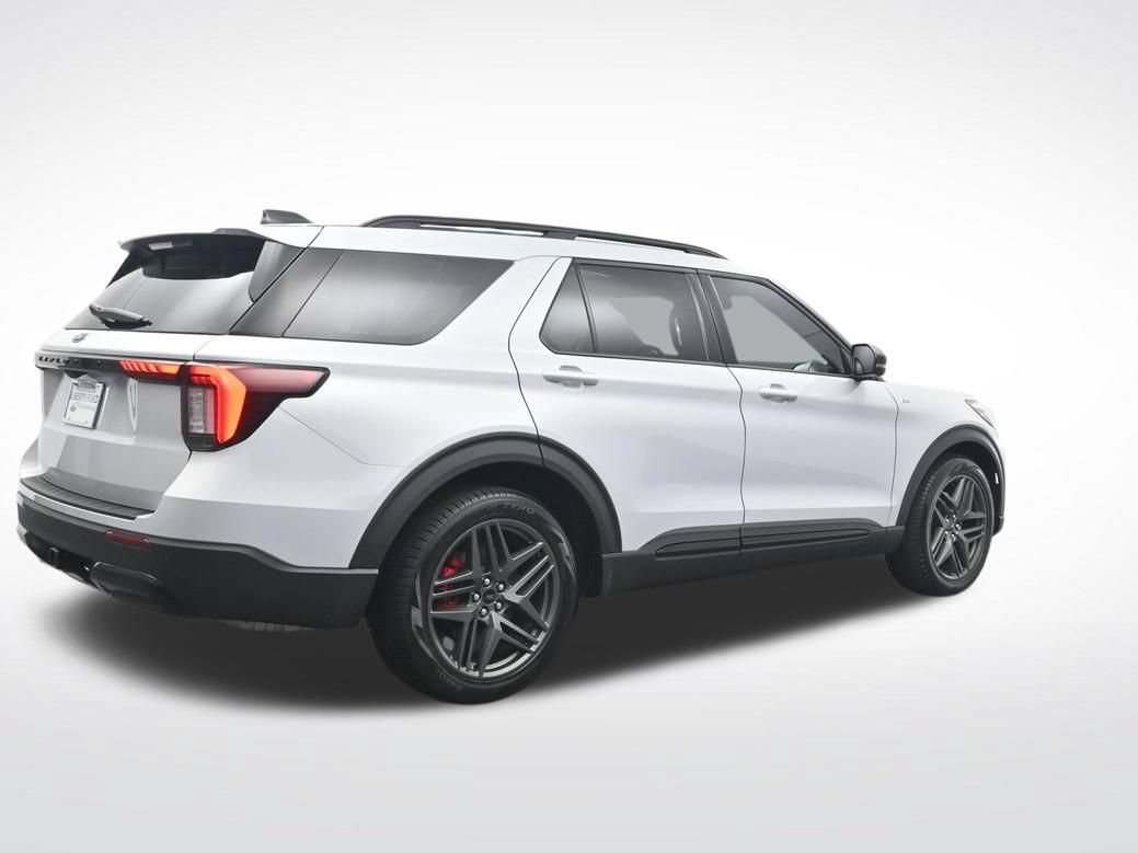 Certified 2026 Ford Explorer ST-Line w/ ST-Line Street Pack RWD image 6