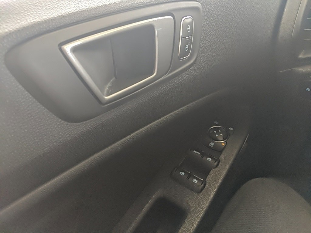 Certified 2022 Ford EcoSport SE w/ SE Convenience Package image 24