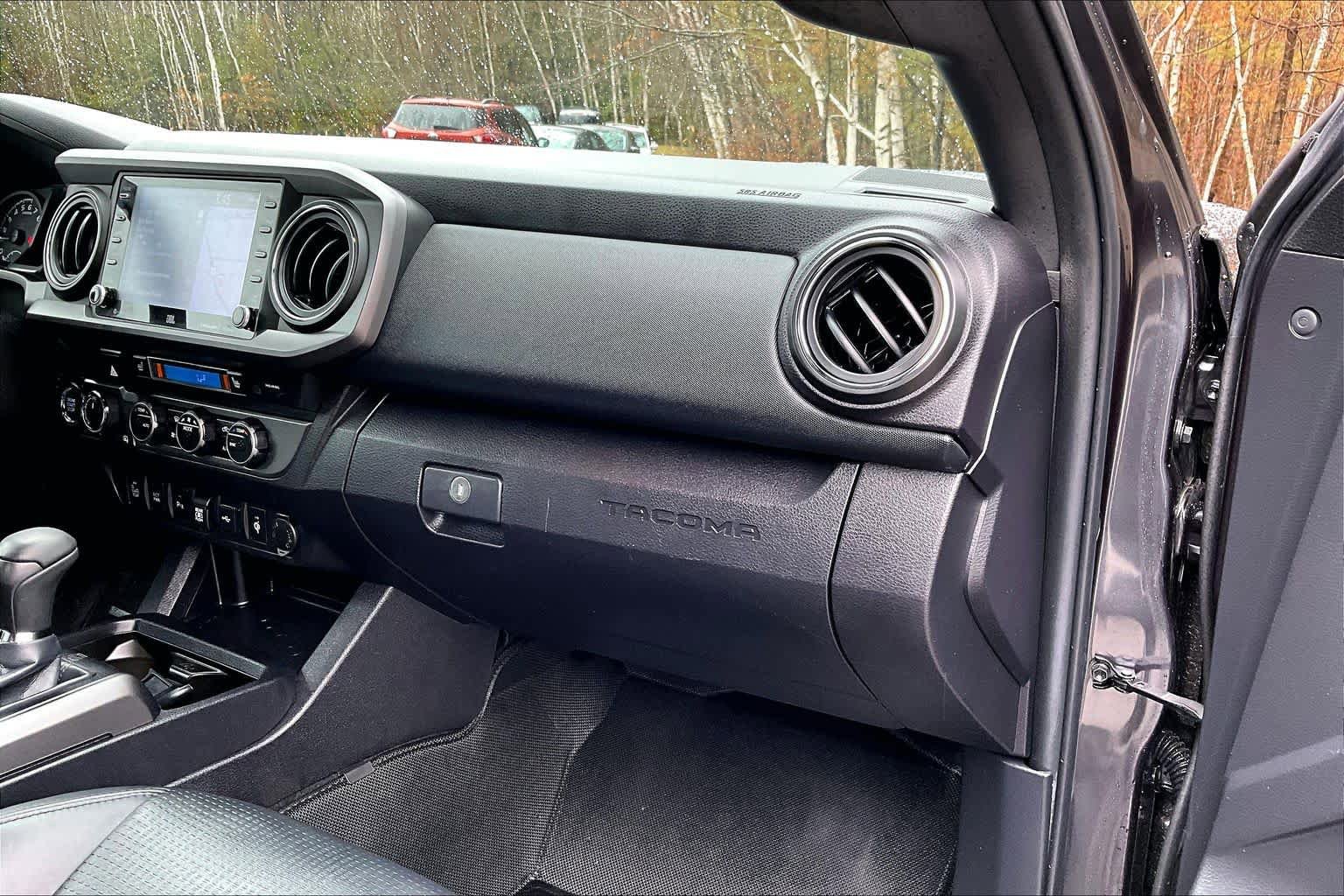 Used 2023 Toyota Tacoma TRD Off-Road w/ TRD Premium Off Road Package AWD/4WD image 19