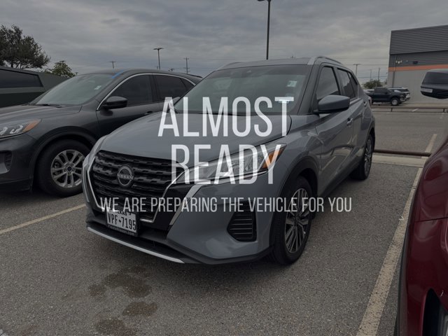 Used 2024 Nissan Kicks SV image 1