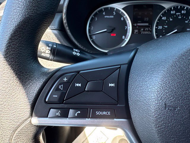 Used 2021 Nissan Versa S FWD image 13