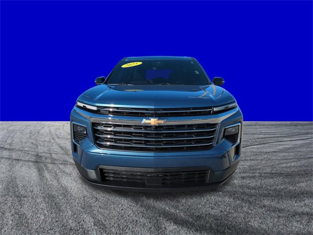 Used 2025 Chevrolet Traverse LT w/ Driver Confidence Package image 9