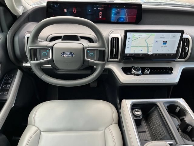 Certified 2025 Ford Expedition Active AWD/4WD image 17