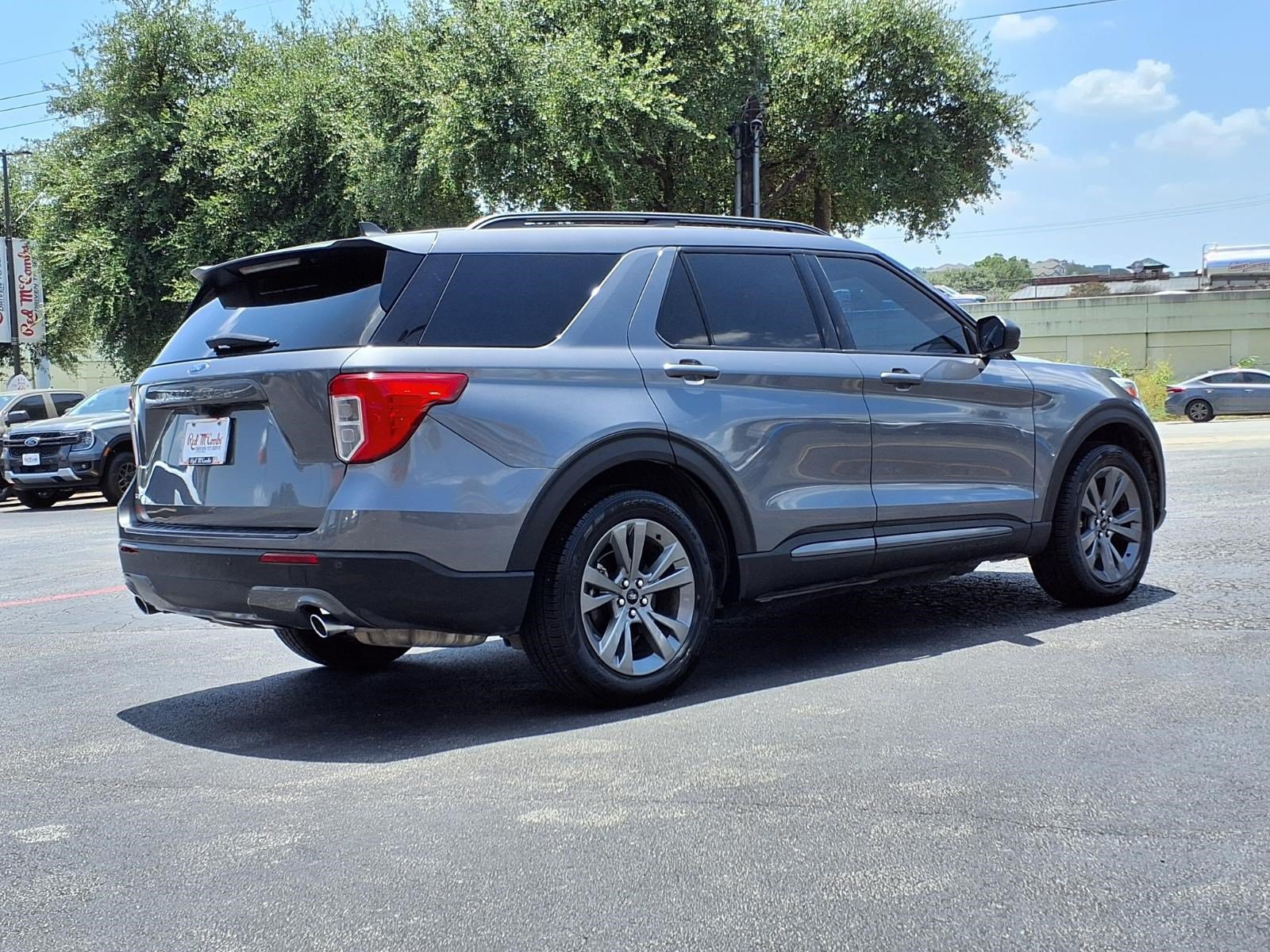 Certified 2021 Ford Explorer XLT w/ Equipment Group 202A RWD image 6