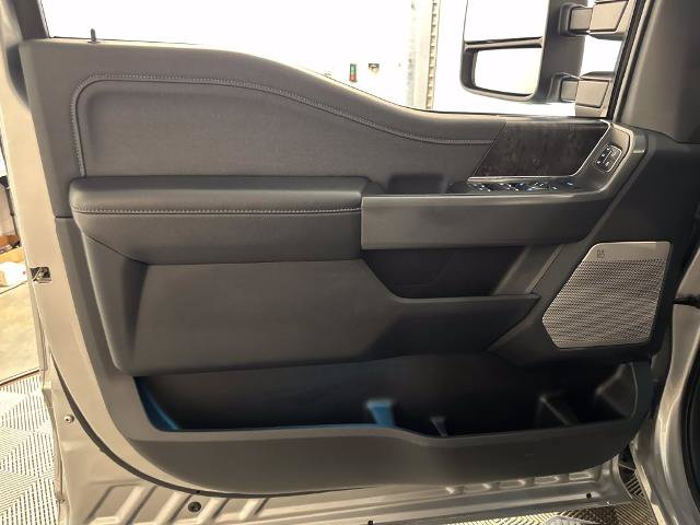 Certified 2024 Ford F250 Lariat w/ Lariat Ultimate Package AWD/4WD image 15