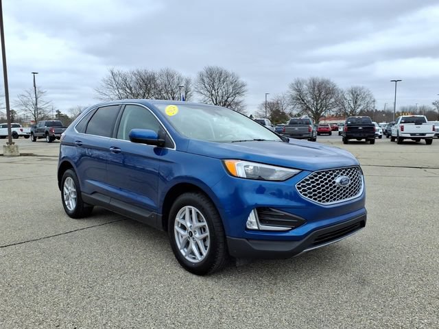 Certified 2024 Ford Edge SEL w/ Convenience Package AWD/4WD image 3