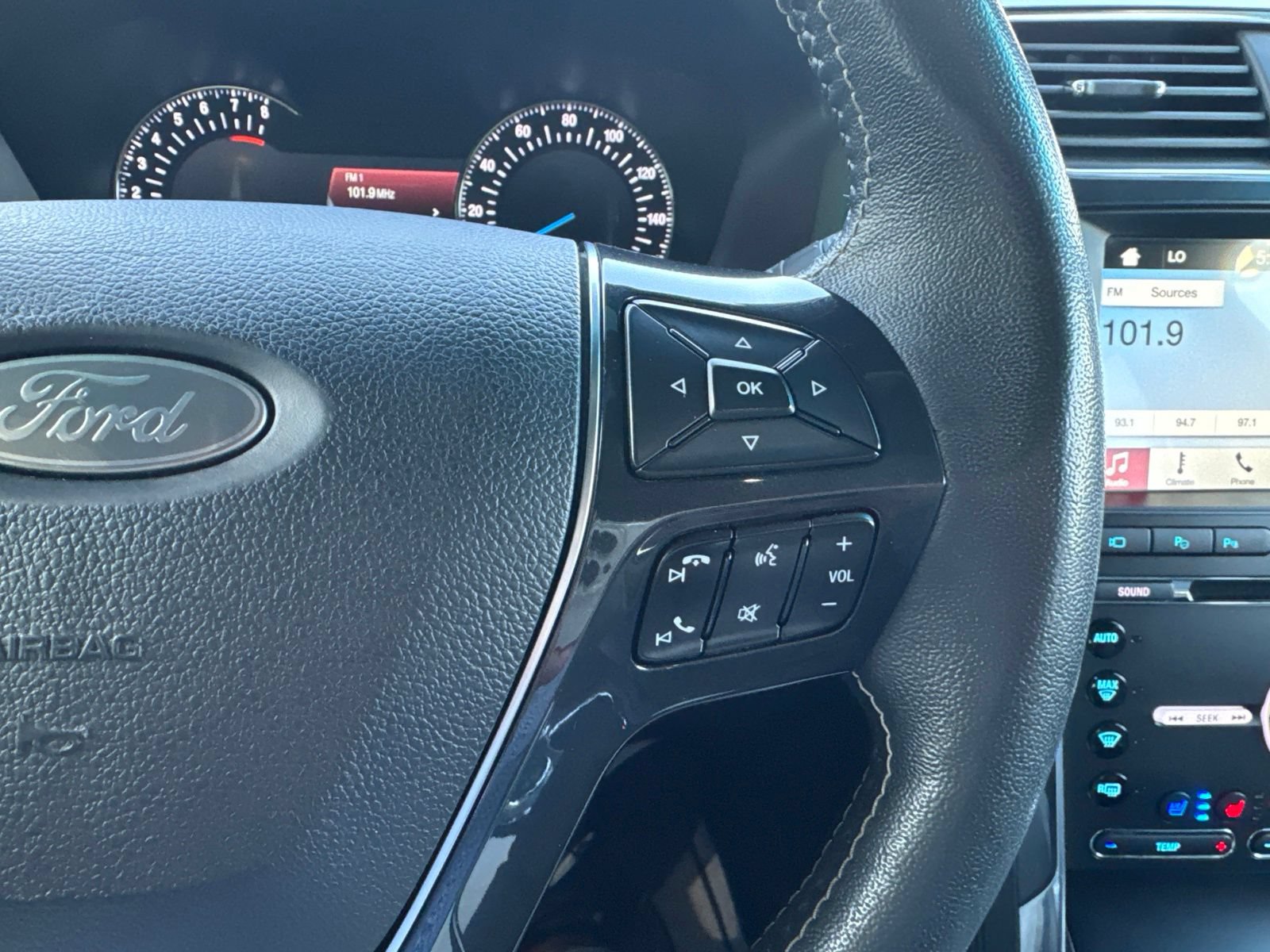 Certified 2018 Ford Explorer Platinum AWD/4WD image 30