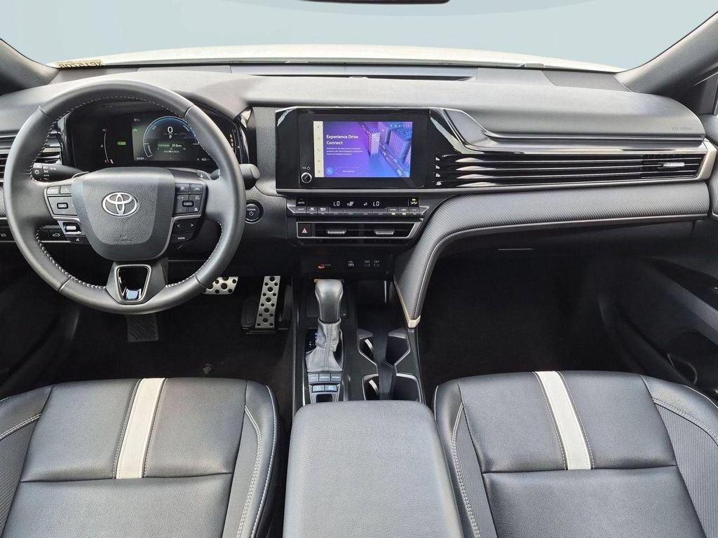 Used 2025 Toyota Camry SE FWD image 21